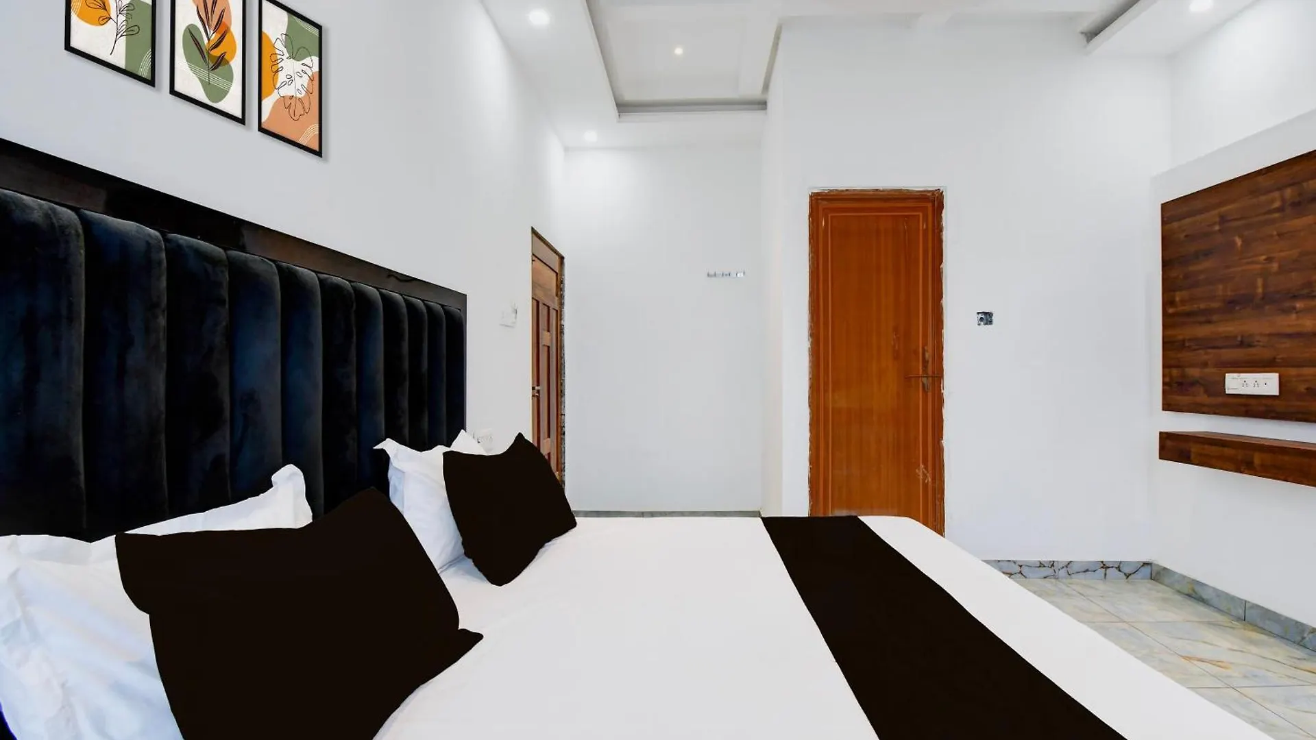 Hotel O Aanandkanan Varanasi