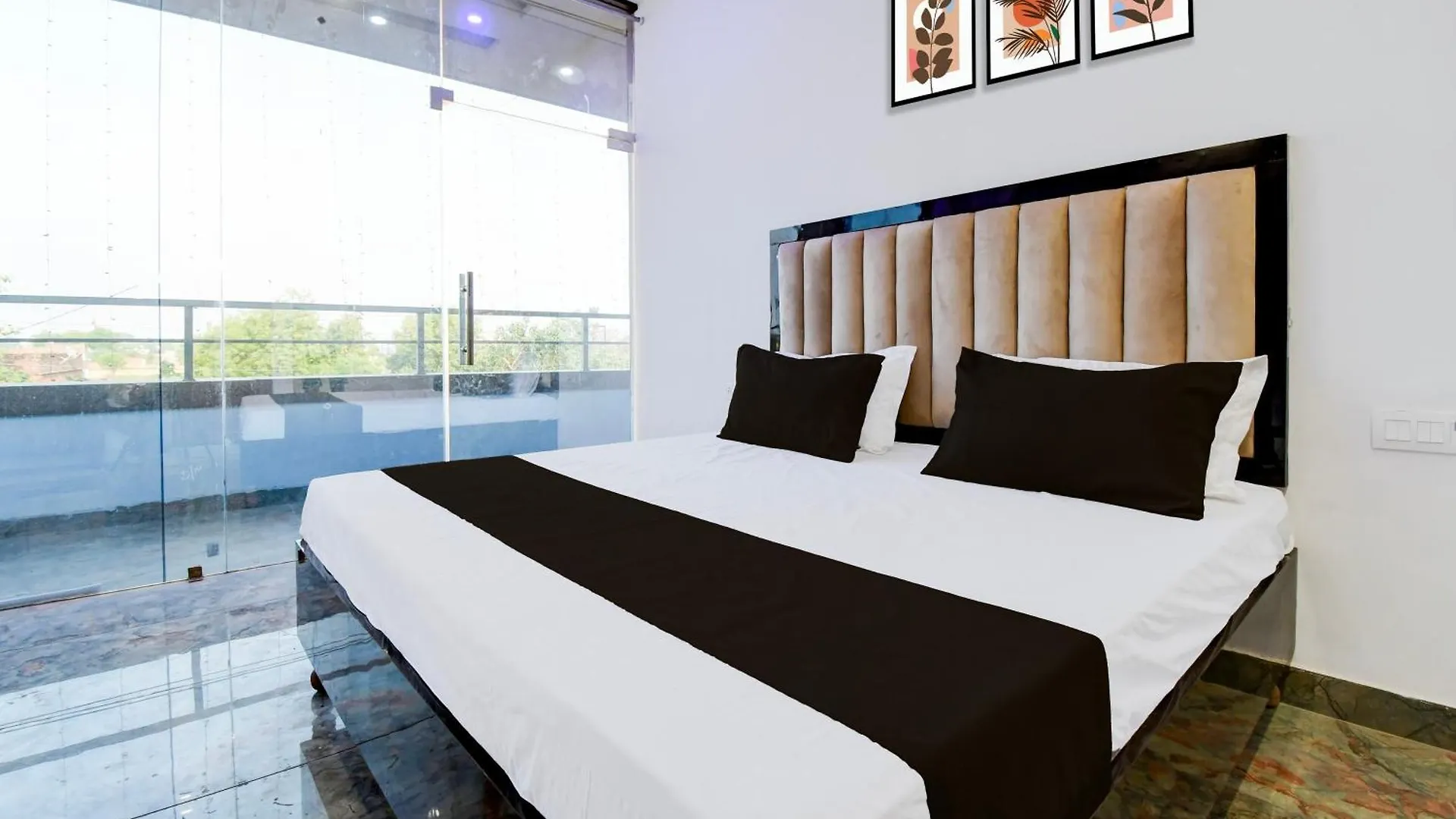 Hotel O Aanandkanan Varanasi Indien