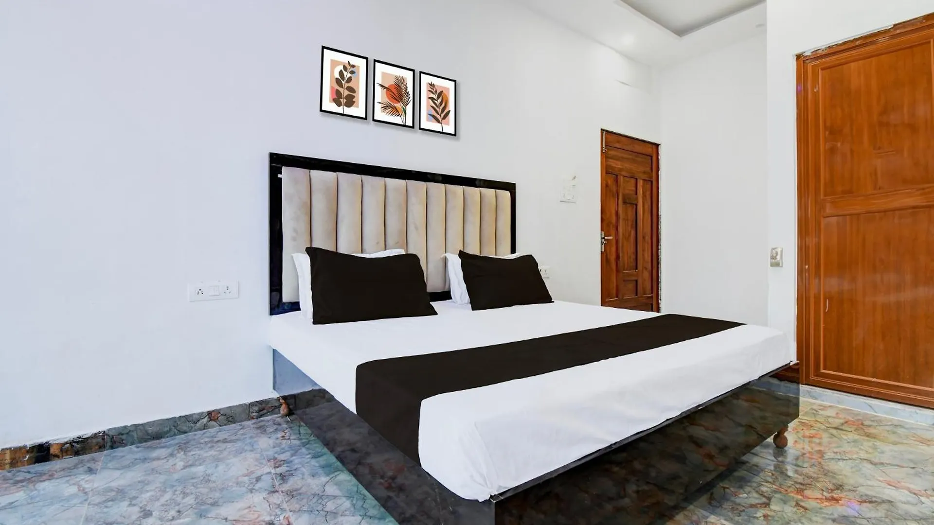 Hotel O Aanandkanan Benares